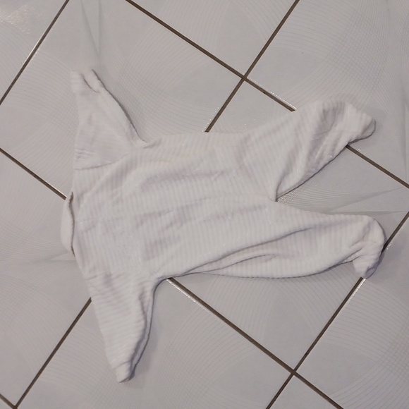 4/$60 White Striped Fleece Baby Onesie - Size 6 Months - Picture 4 of 9